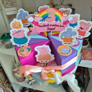 Картонена торта Пепа Пиг