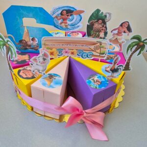 Картонена торта Смелата Ваяна