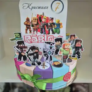 Картонена торта Роблокс