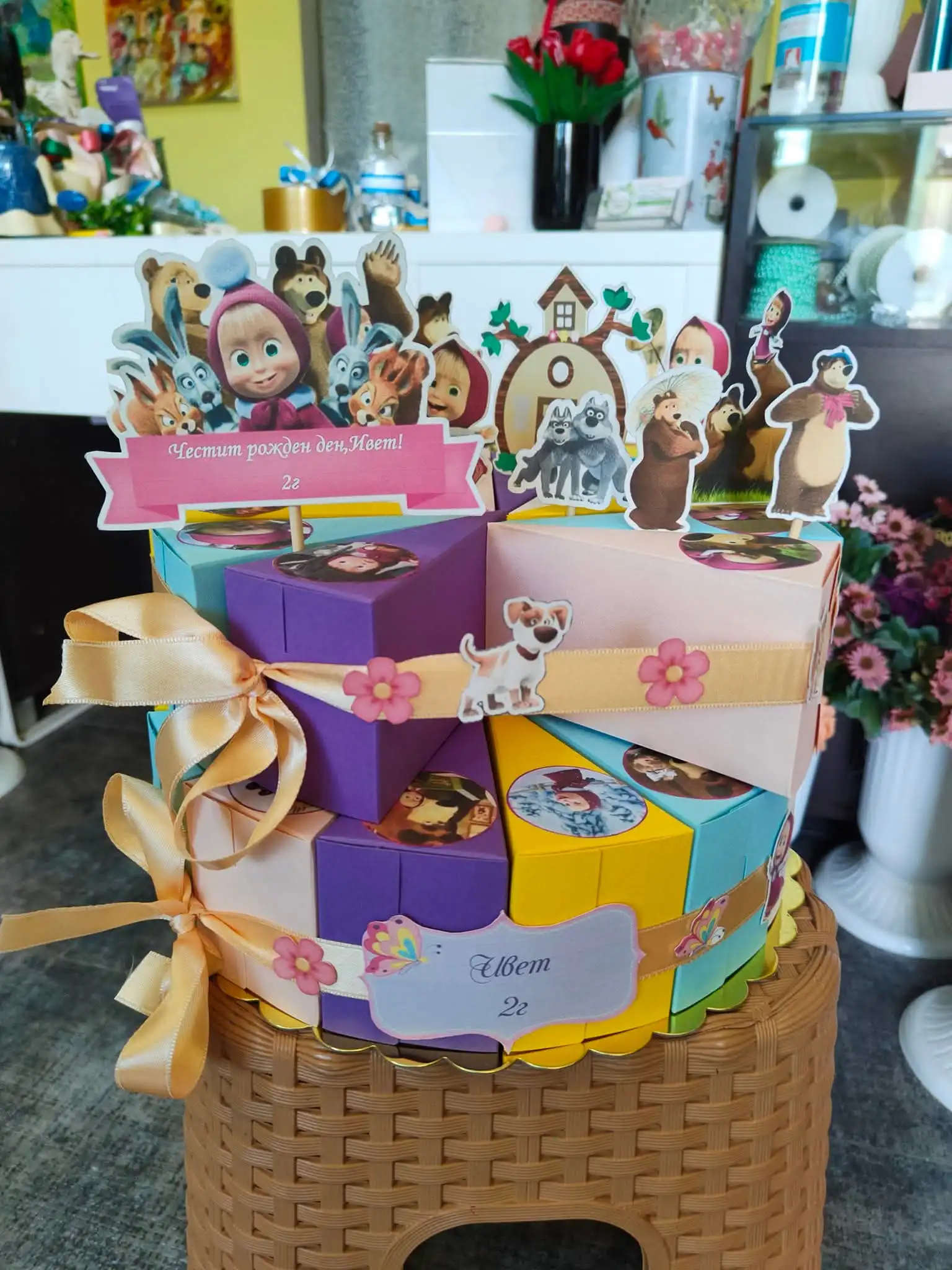 Картонена торта Маша и Мечока