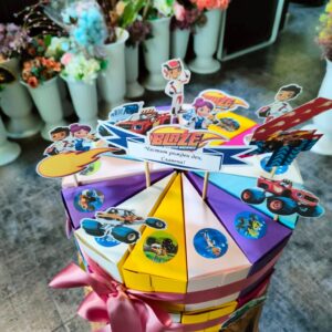 Картонена торта Блеиз