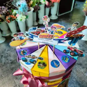 Картонена торта Блеиз