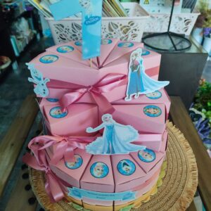 Картонена торта Елза