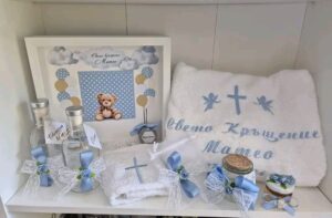 
комплект за кръщене, аксесоари за кръщене, кутия за кръщене, персонализиран подарък за кръщене.
​